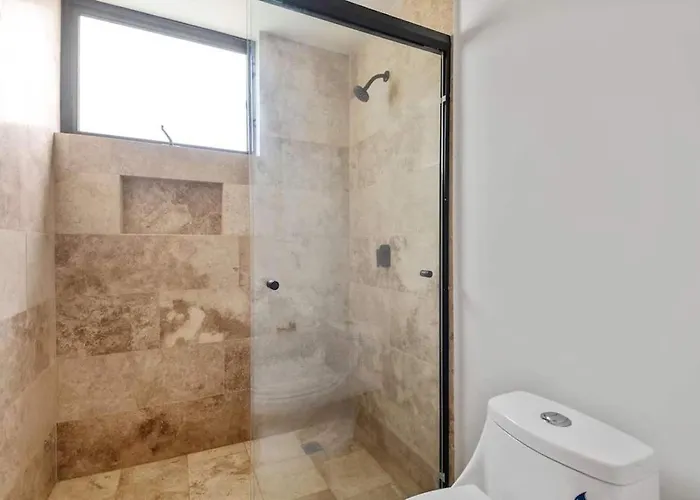 Chic Jungle 2br - Balcony Priv Pool Steam & Gym Apartment *